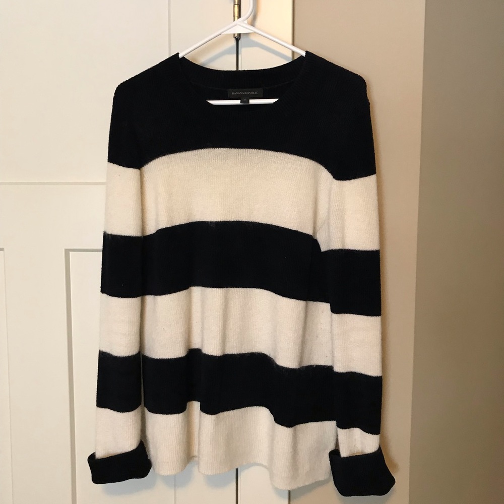 Banana Republic Fuzzy Sweater, Medium